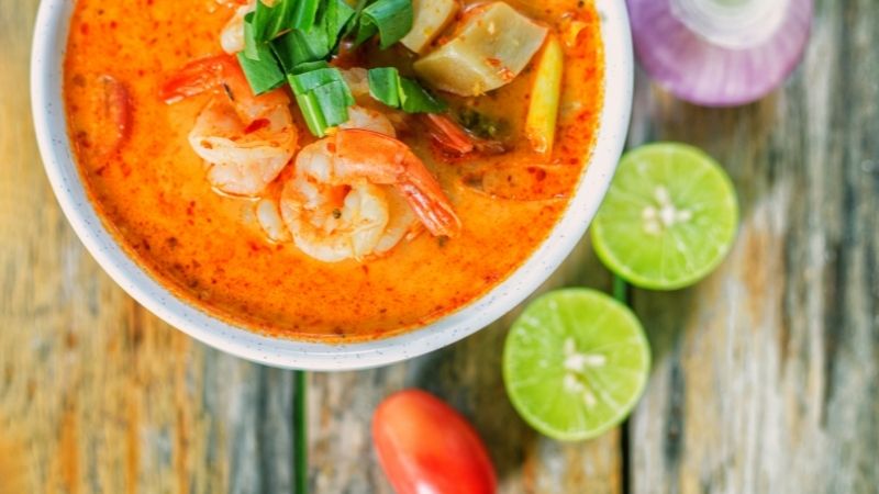 Hot and Sour tom yum goong soup