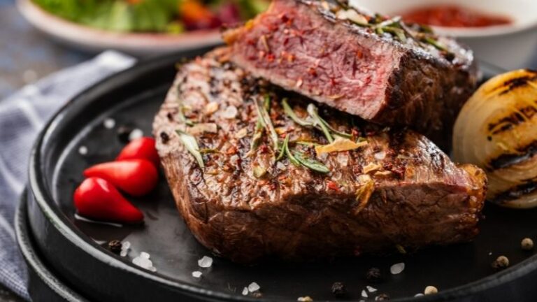 Understanding How Pepper Modifies the Flavor of Steak