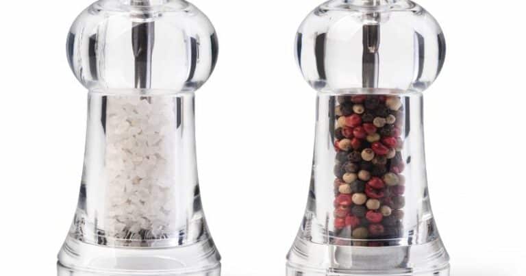 Can You Put Red Pepper Flakes In A Pepper Grinder?