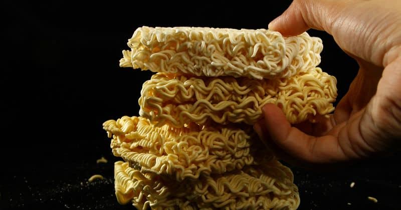 can you eat ramen noodles raw