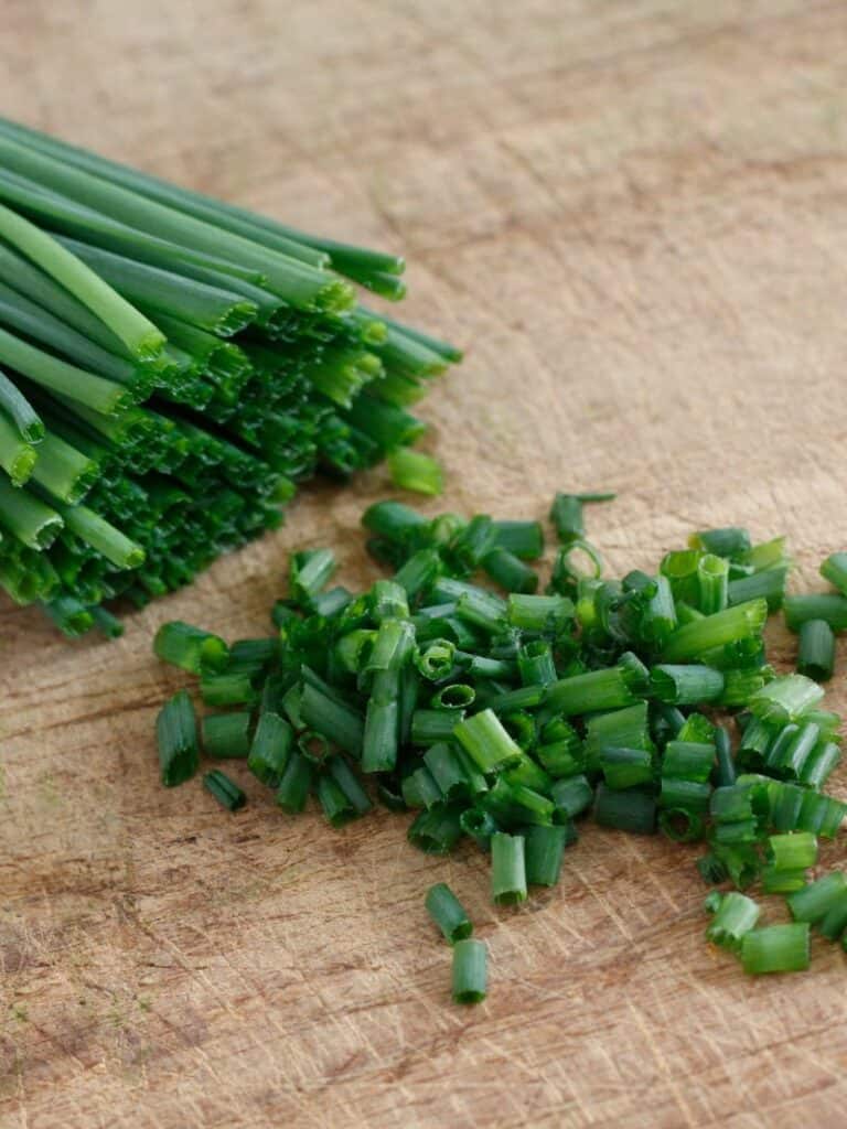How to Prepare Chives for Cooking