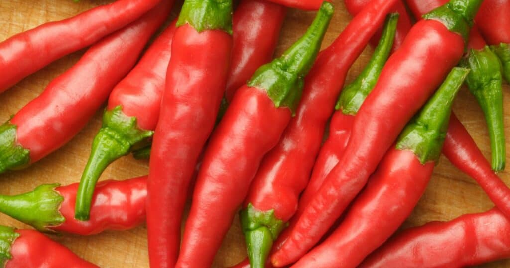 will cayenne pepper hurt plants