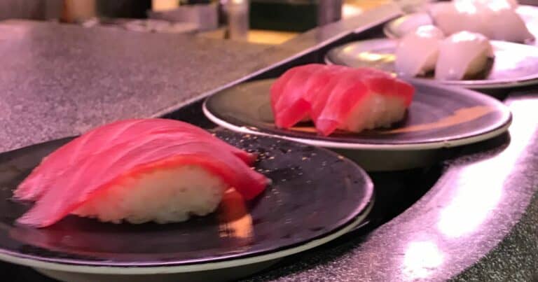 how do sushi restaurants keep fish fresh