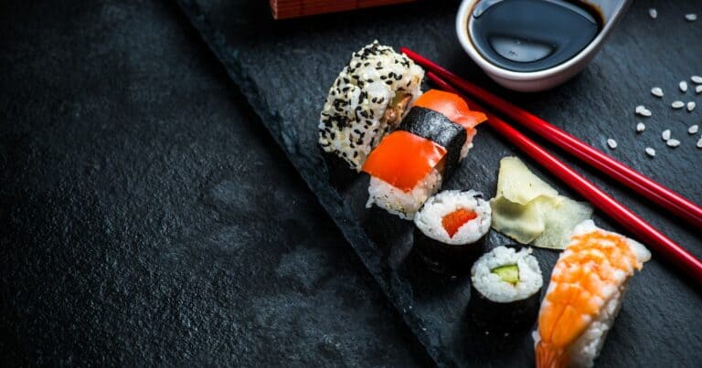 how much does a sushi restaurant owner make