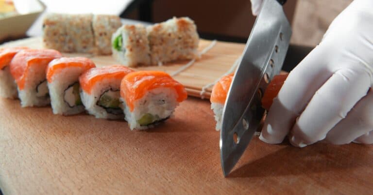 how to cut sushi without it falling apart